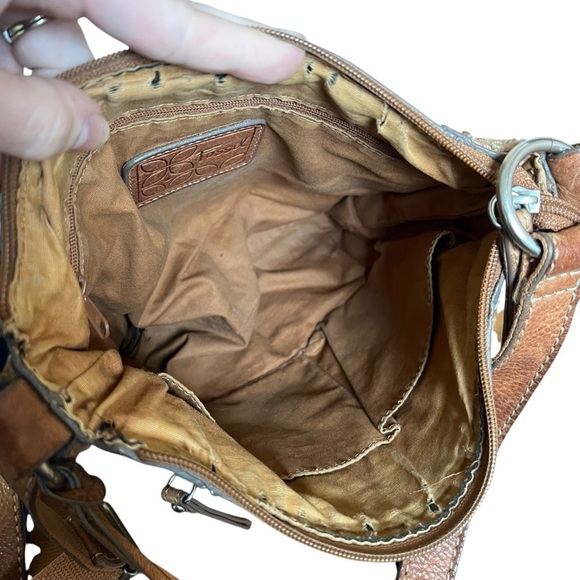 VTG FOSSIL Genuine Leather Brown Crossbody Bag Tan Satchel Zip-Top Key Charm Y2K - Picture 7 of 14